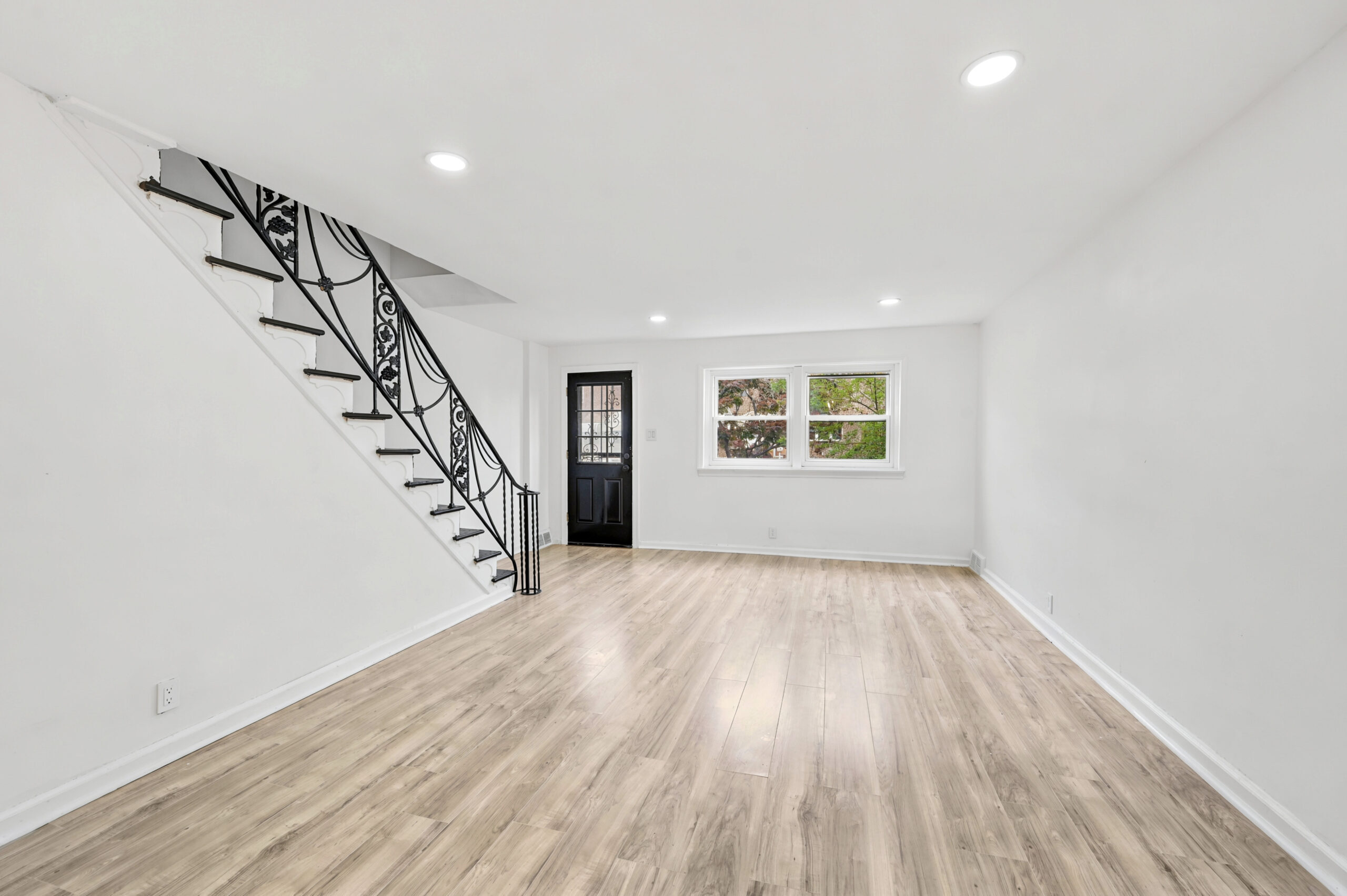 6451 Akron St_06 3110 Juniper