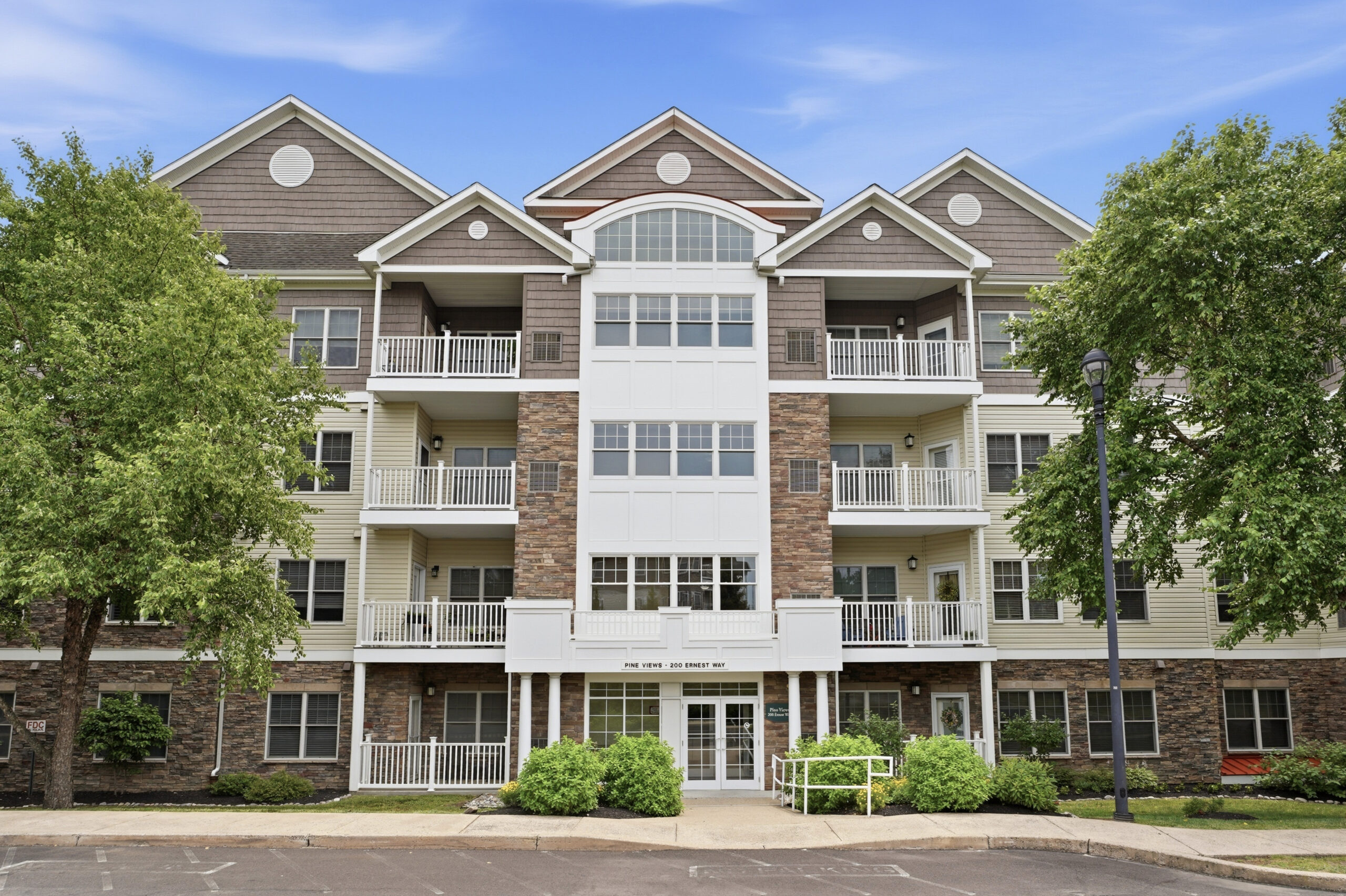 200ErnestWayUnit236_01 3110 Juniper